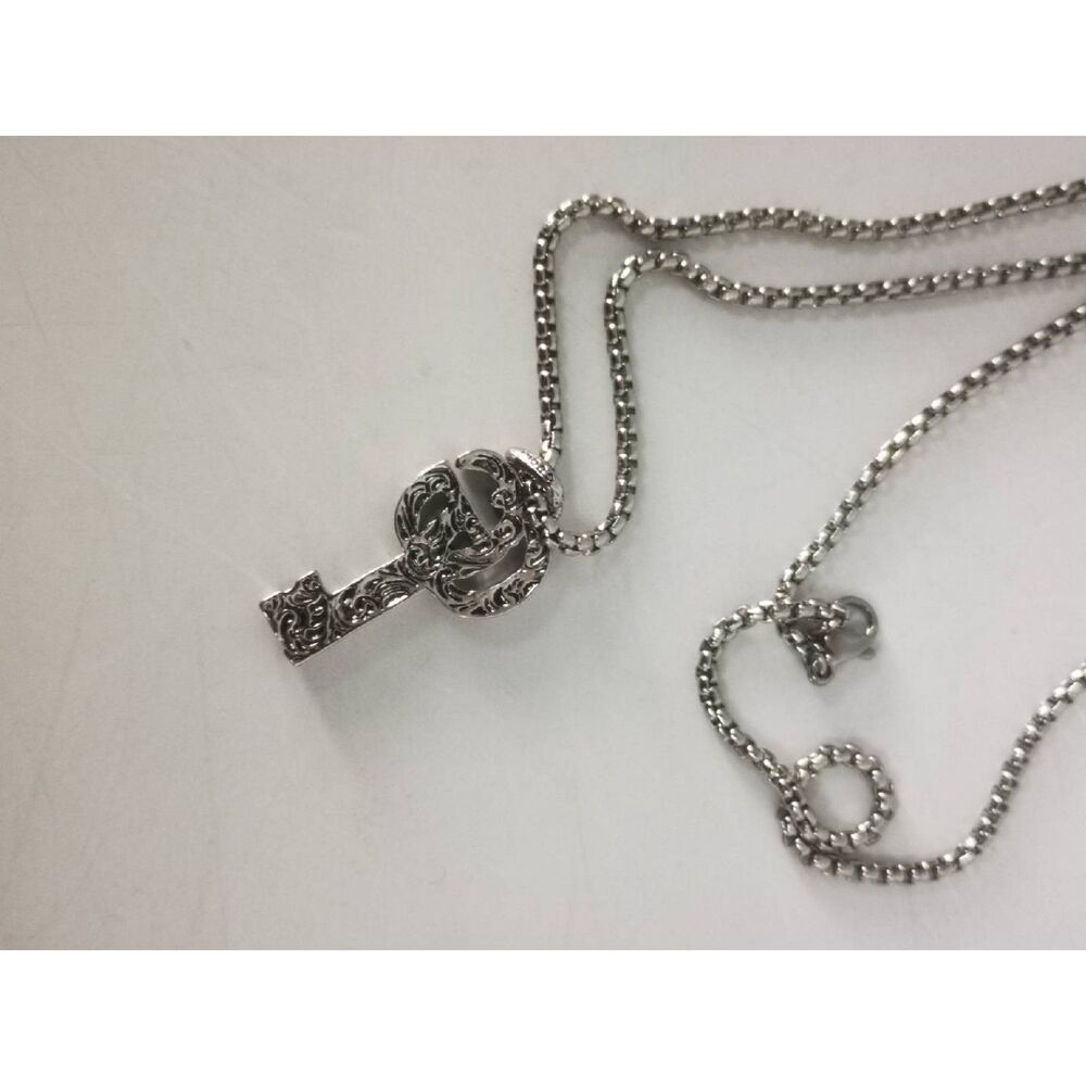GUCCI Letter Key Necklace Vintage Couple Style Sweater Chain Jewelry - Picture 4 of 4